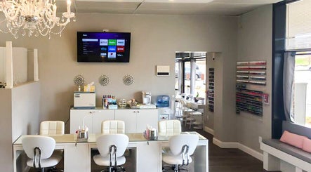 New Beauty Nail Lounge and Spa billede 2