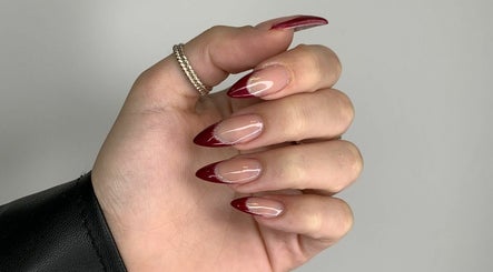 Laryssa Ribeiro Nails image 3