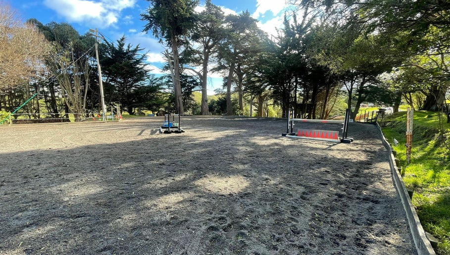 Rānui Stables Equestrian image 1