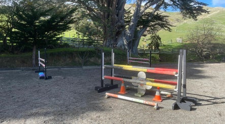 Rānui Stables Equestrian image 2