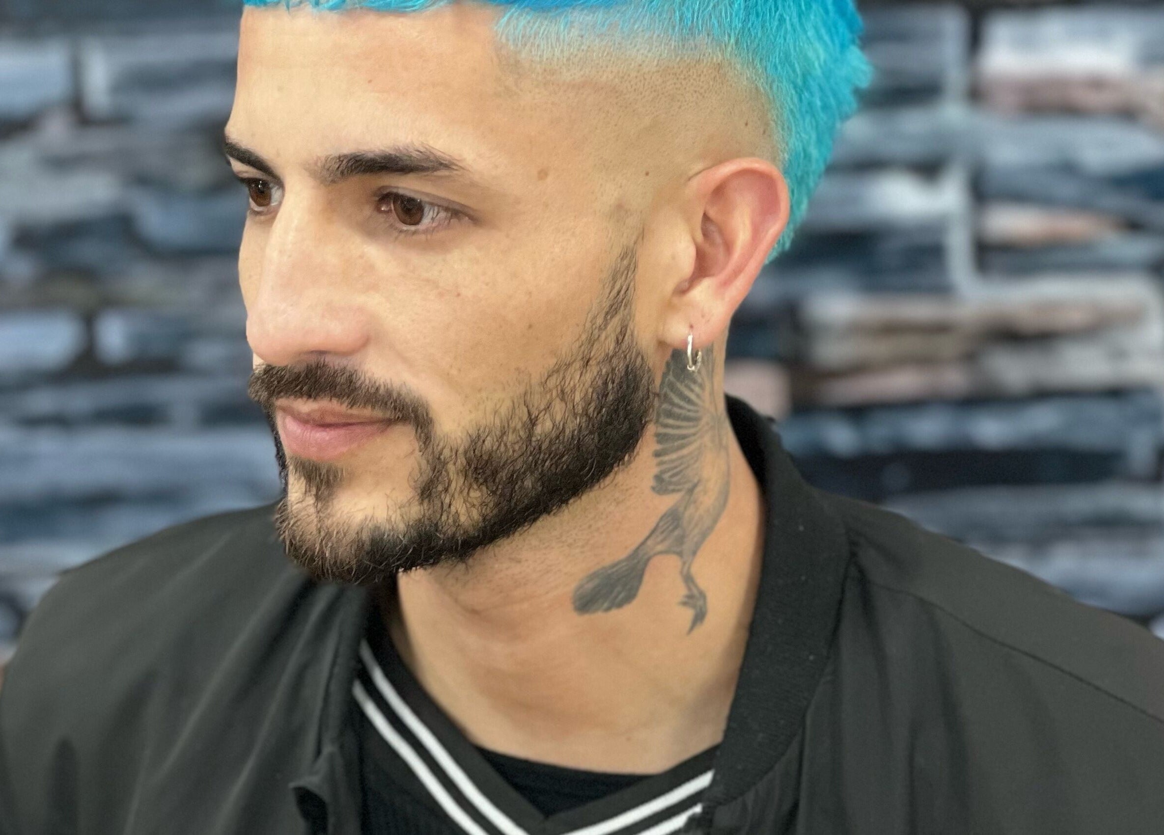 Peinado moderno con cabello azul en Espacio Evo Colón, Córdoba, Córdoba, AR.