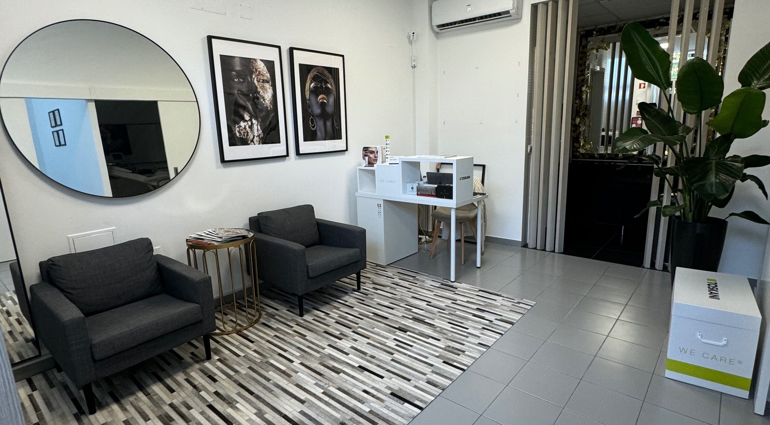 Espaço moderno da Lorrana Cardoso - Estética Avançada em Moscavide, Lisboa, PT, com decoração sofisticada.