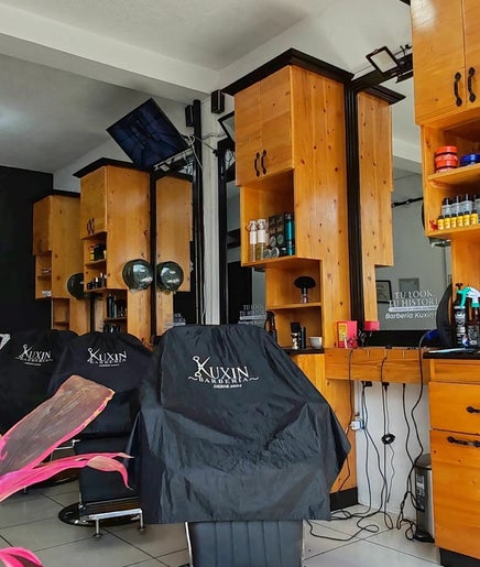 Kuxin Barbershop image 2