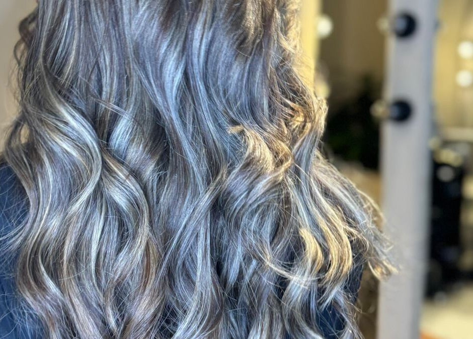 Elegant wavy hairstyle at Yoush Spa, Riyadh, Riyadh Province, SA, showcasing premium hair styling.