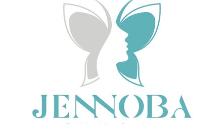 Logotipo de Jennoba Esthetic Center, ubicado en Cali, Valle Del Cauca, CO, destacando su identidad visual única.