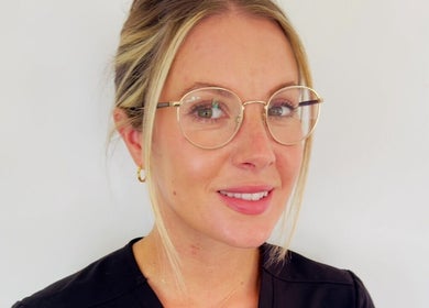 Professional staff at Abi Peters Aesthetics, Denmead, England, GB: welcoming and expert beauty care.