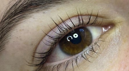 Lash Essence By Lyss image 2