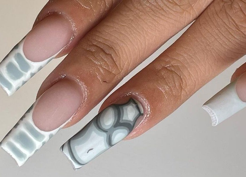 Elegantes Nageldesign bei Glossify Studio, Luzern, Luzern, CH.