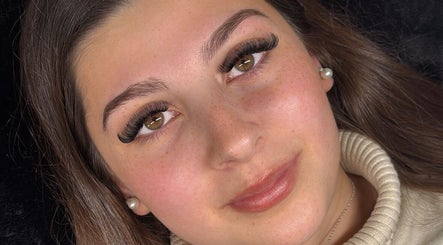 Lashed By Kaylee, bilde 2
