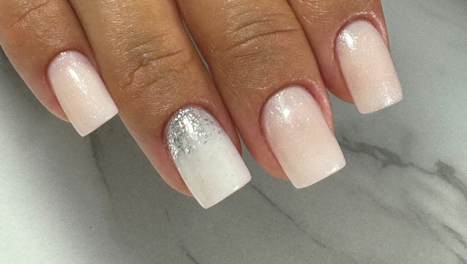 Linaescobarnails 1paveikslėlis