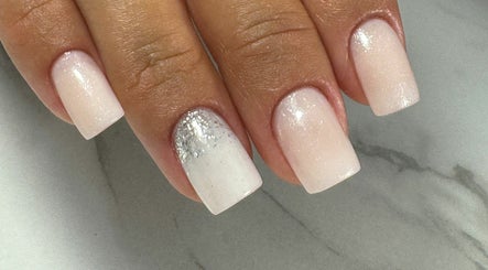 Linaescobarnails