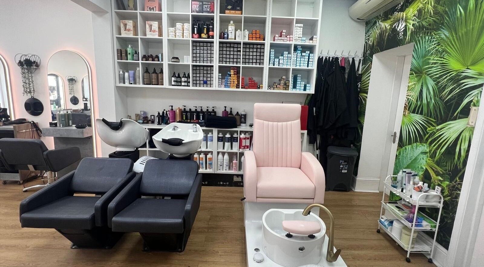Estezone salon in Tonbridge, England GB, featuring chic chairs and a relaxing atmosphere for beauty and wellness.