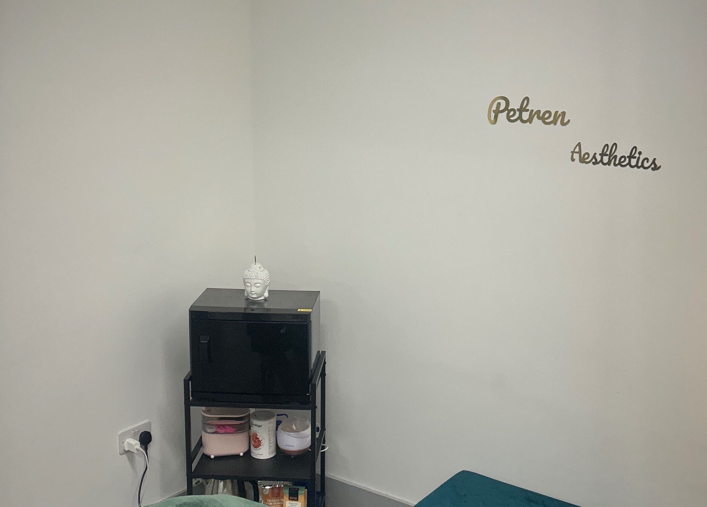 Minimalist treatment room at Petren Aesthetics, Dublin, County Dublin, IE featuring calming decor.