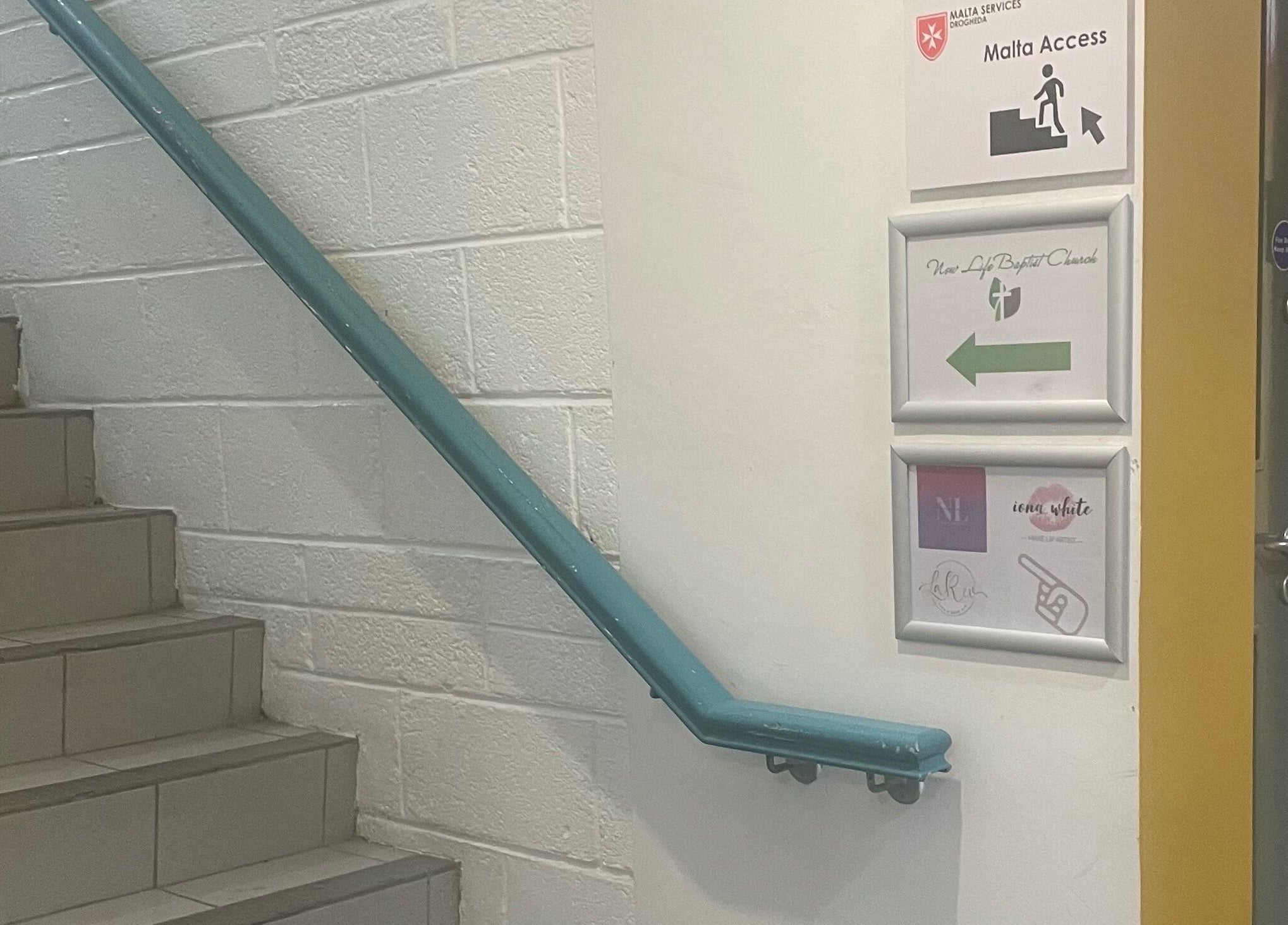 Entrance stairs with directional sign to Nanolash by Hannah 🎀 in Drogheda, County Louth, IE.