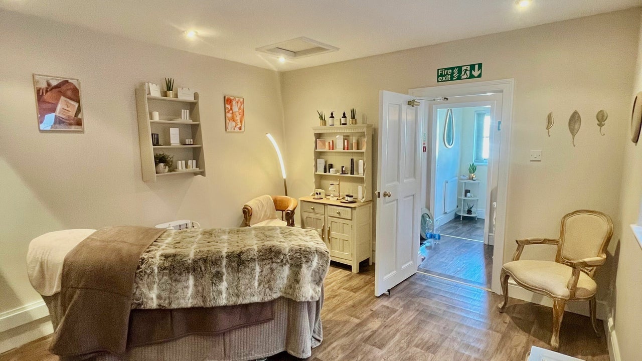 Best salons for men's waxing near me in Whitchurch, Rural England Fresha