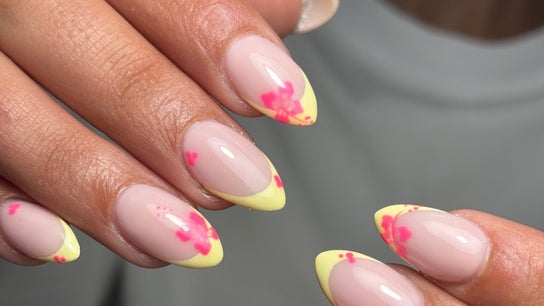 B's Nail Lounge
