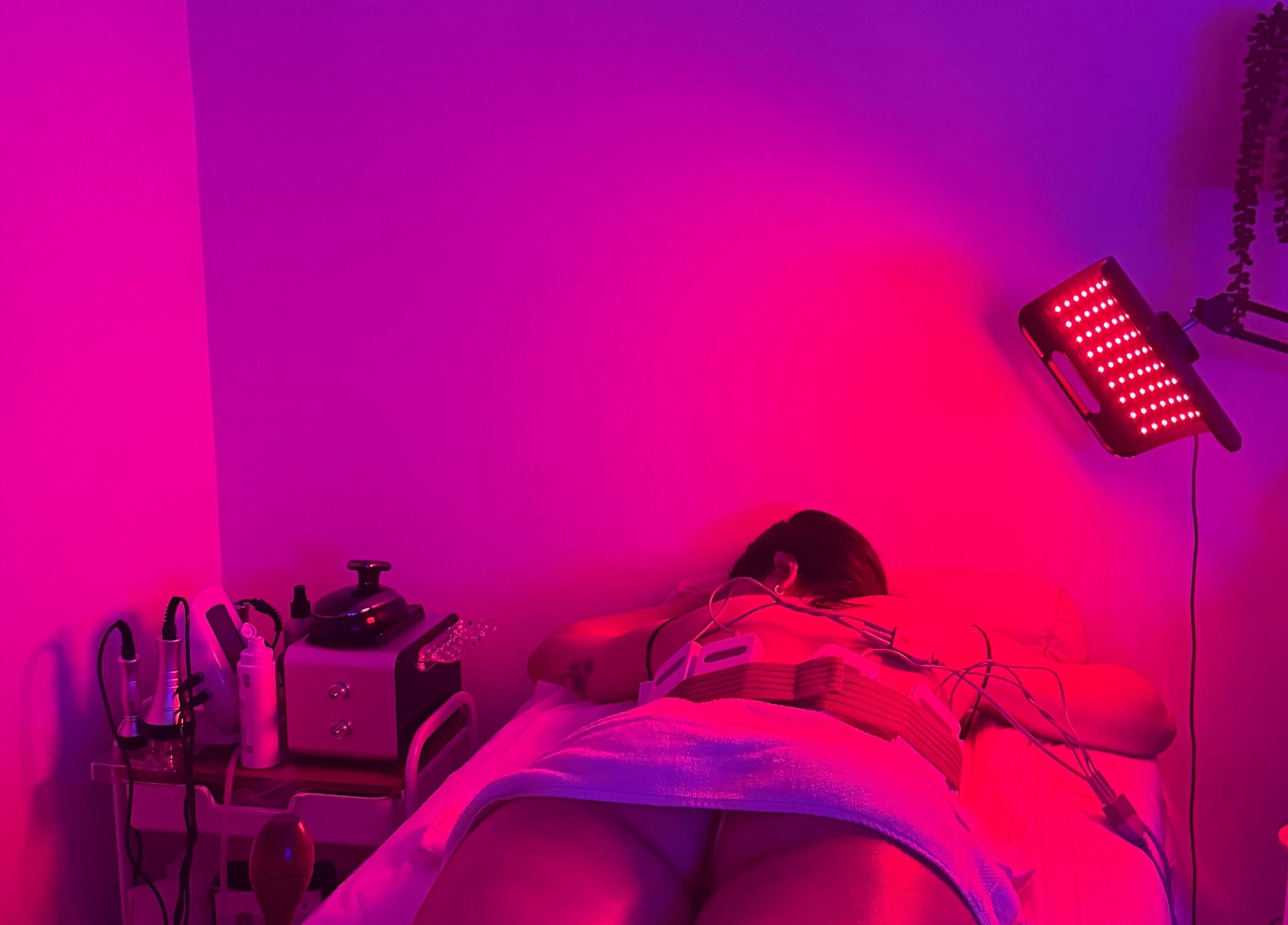 Tratamiento de terapia de luz en Batsheva Second Chance, Miami, Florida, US.