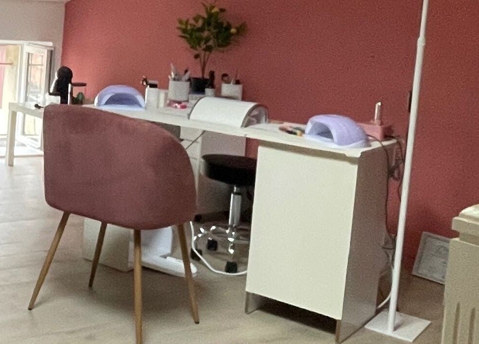 Espace manucure élégant chez Betileak, La rochette, Poitou Charente, FR.