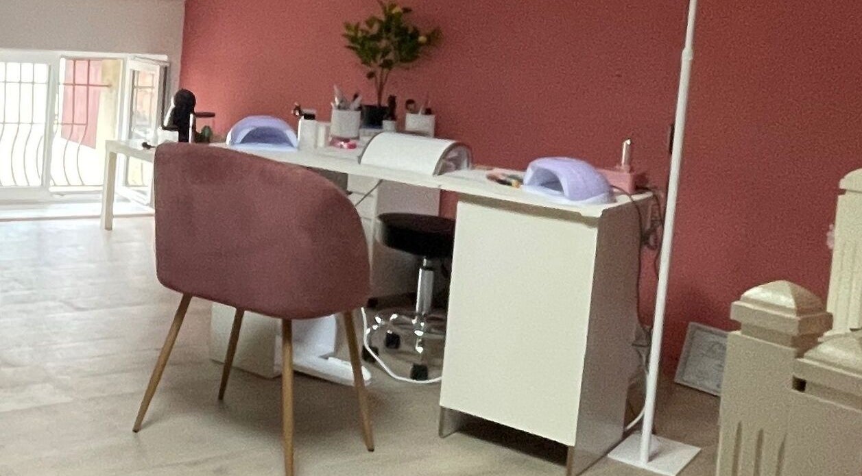 Espace manucure élégant chez Betileak, La rochette, Poitou Charente, FR.