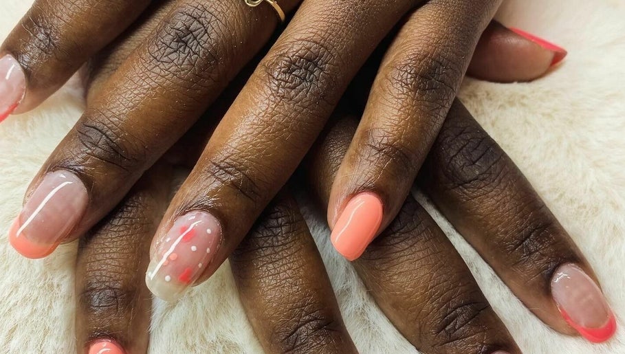 Maison Joia nails by Julie Martins صورة 1