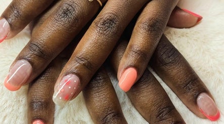 Maison Joia nails by Julie Martins