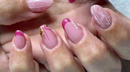 T.Nails Tahiti image 2