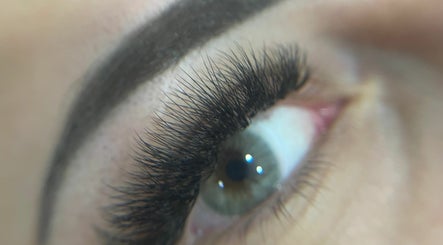 Lash studio extension image 3