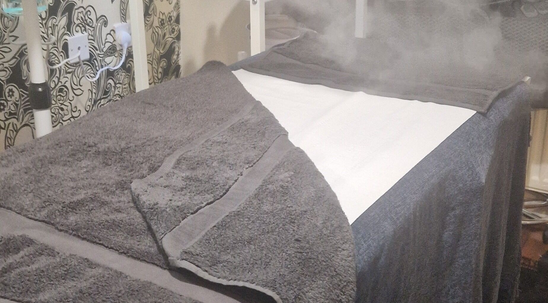 Relaxing steam treatment bed at Smooth n Shine Beautyz, Bradford, England, GB. Perfect for ultimate relaxation.