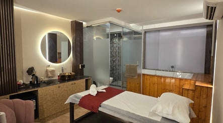 Modern Zen Spa image 3