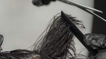 Shaving House Mens Salon and Spa image 2