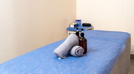 Shaving House Mens Salon and Spa image 3