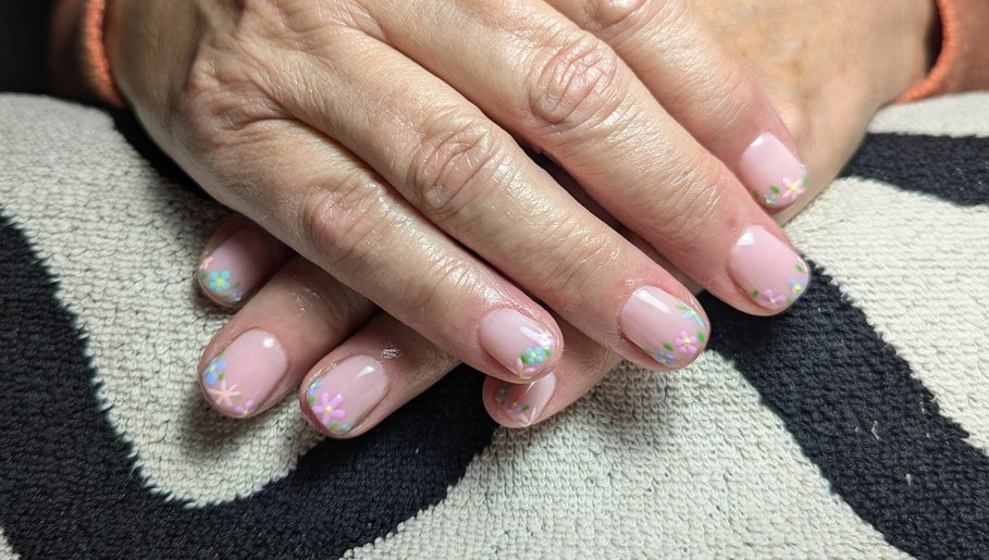 Nails By Elaine slika 1