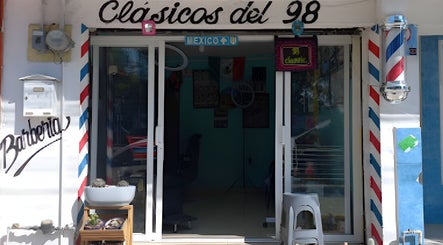 Peluqueria y Barberia Clasicos del 98 image 3