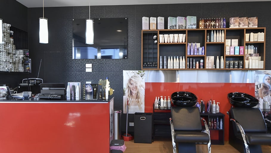 Immerse Hair Studio slika 1