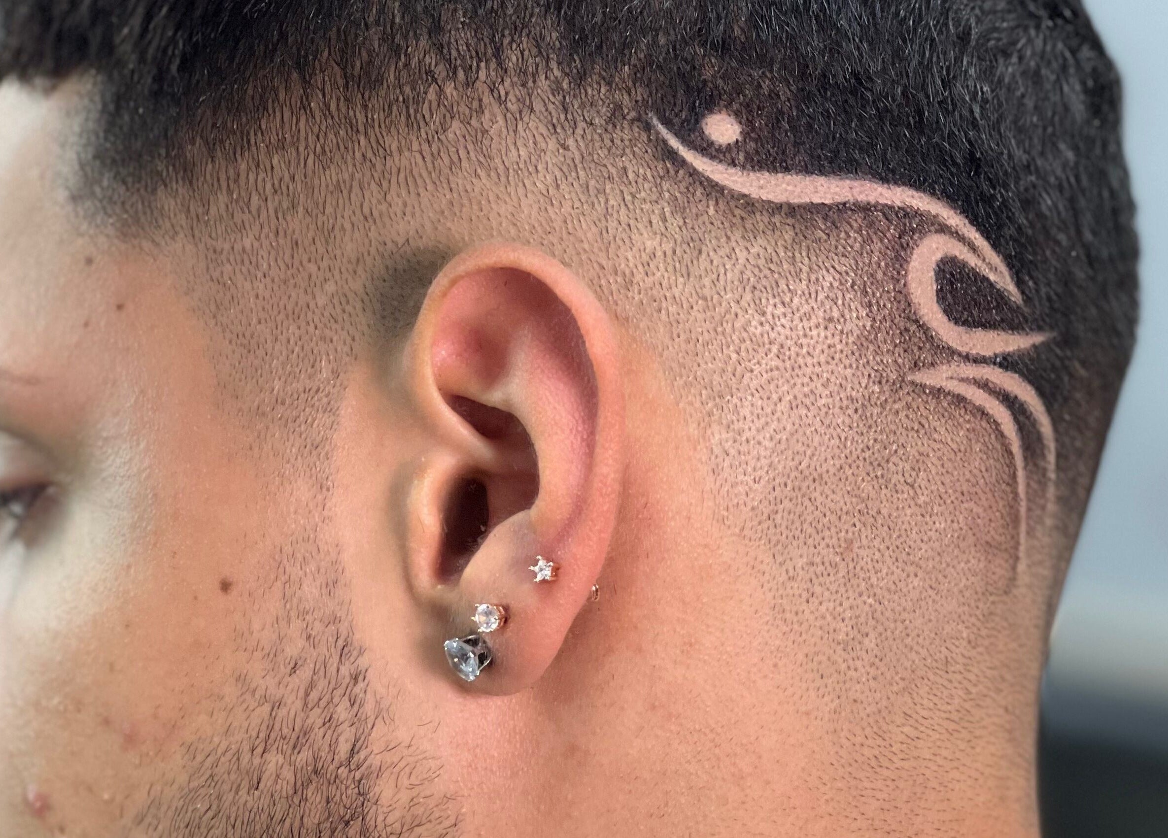 Peinado artístico moderno en ManFlow Estética Masculina, Santiago, Provincia De Veraguas, PA.