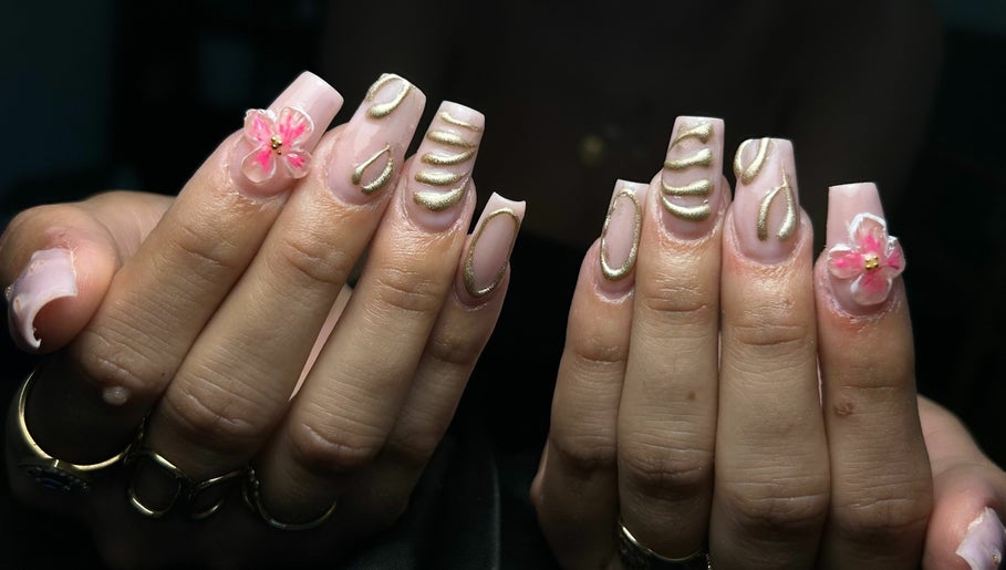 Yaizada Nails image 1