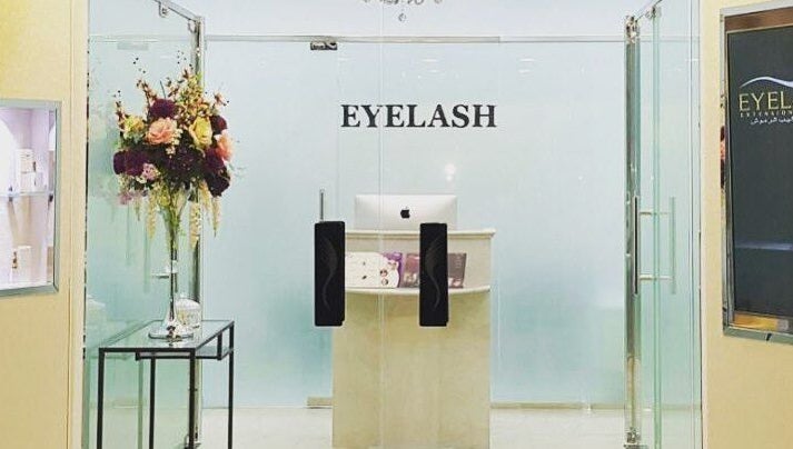 Eyelash Extension Center, Souk Qariyat Al Beri, Abu Dhabi imagem 1