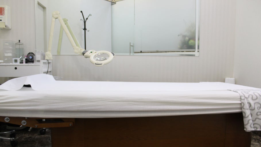 Eyelash Extension Center, Wafi Mall, Dubai image 1