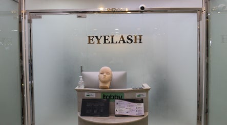 Eyelash Extension Center, Souk Qariyat Al Beri, Abu Dhabi image 3