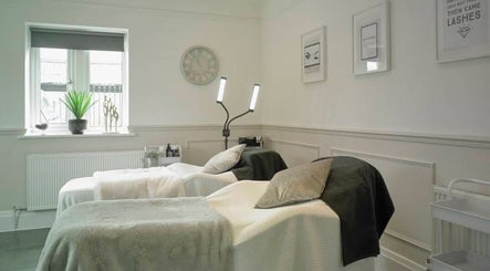 Hr Treatment Rooms image 2