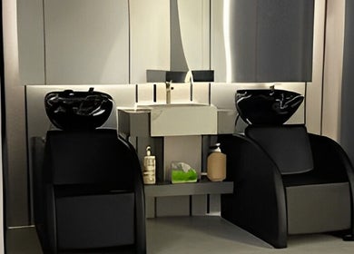 محطة غسيل بشامبو أنيقة في صالون Stylistic Barbershop بالرياض، منطقة الرياض، السعودية.