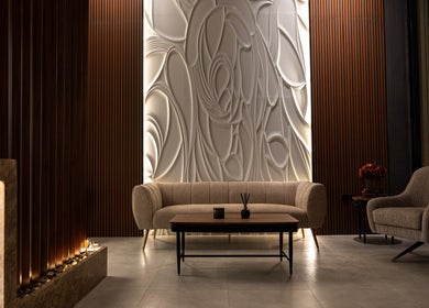 صالة انتظار أنيقة في صالون Stylistic Barbershop بالرياض، منطقة الرياض، السعودية.