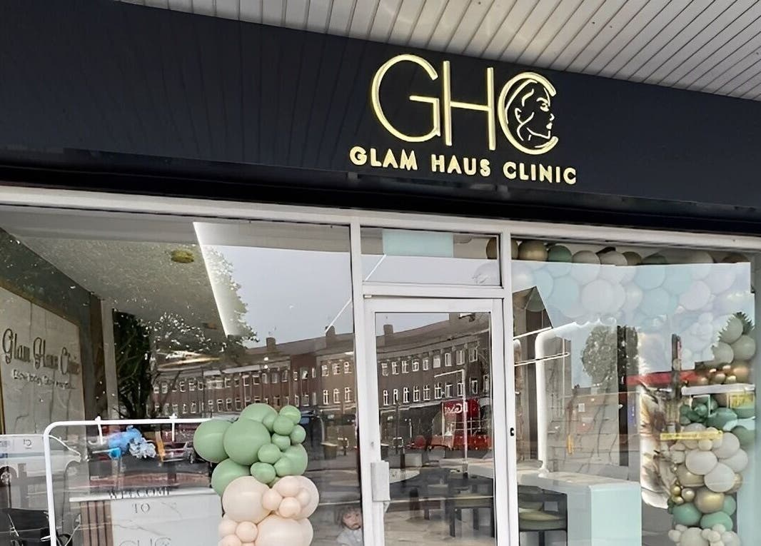 Exterior view of Glam Haus Clinic in Coventry, England, GB with elegant balloon decor.