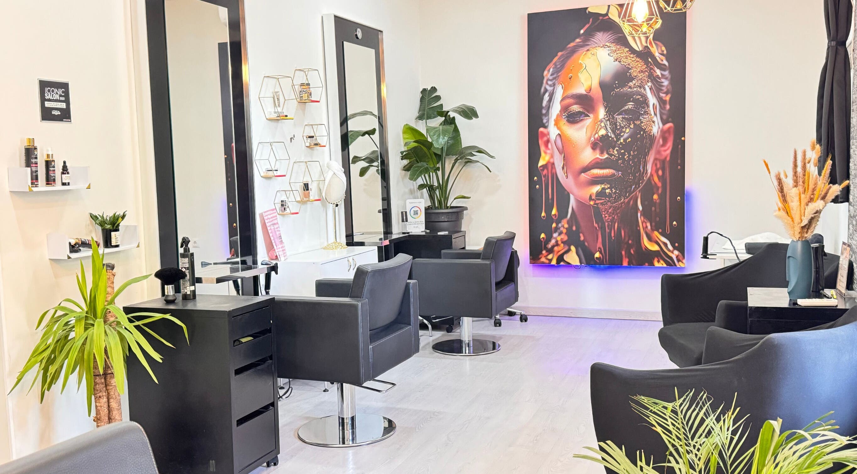 Interior moderno de Krown by Kevin Briceño Peluqueria y Spa en Madrid, Comunidad De Madrid, ES.