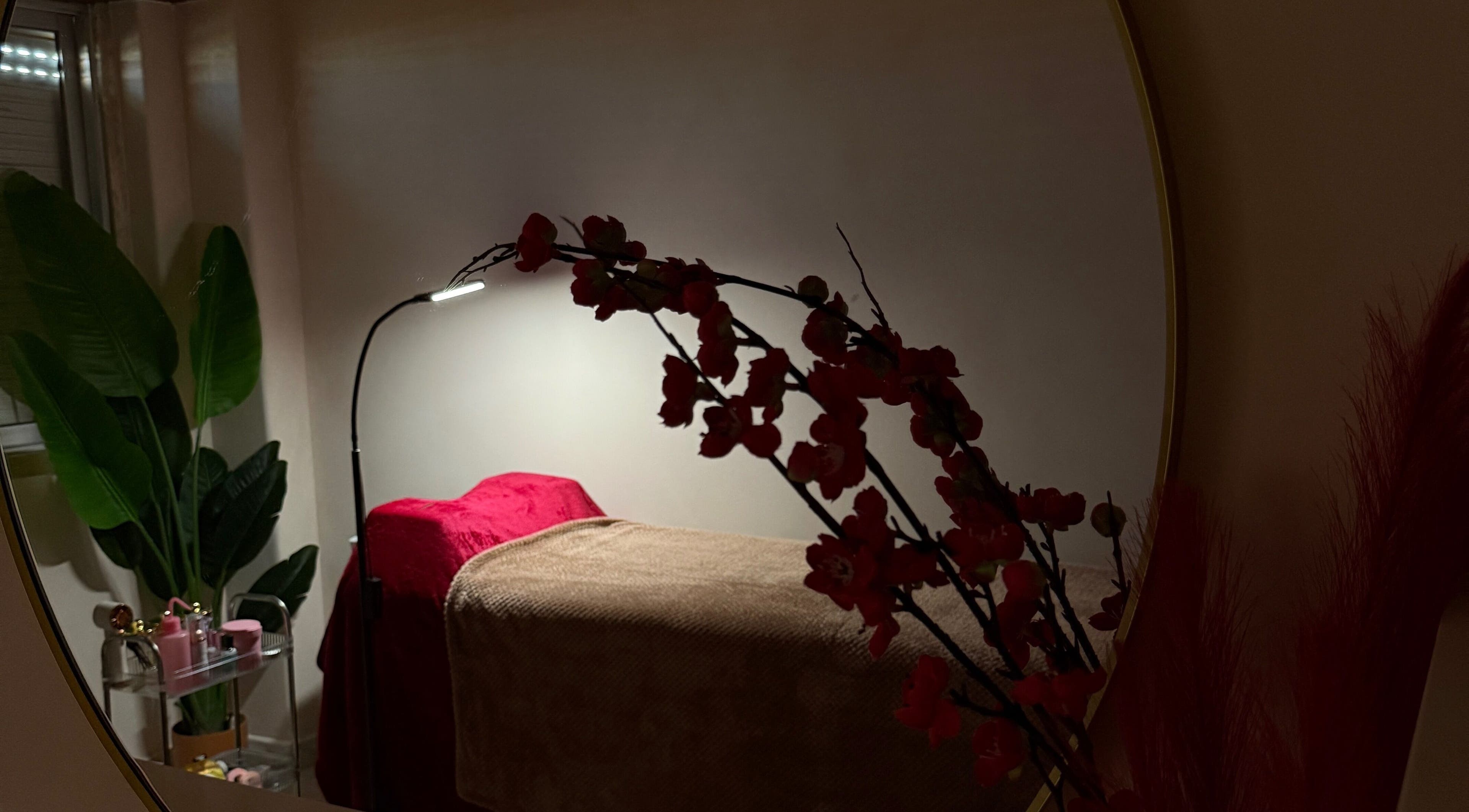 Sala de relaxamento com decoração elegante no Clube Flash, Odivelas, Lisboa, PT.