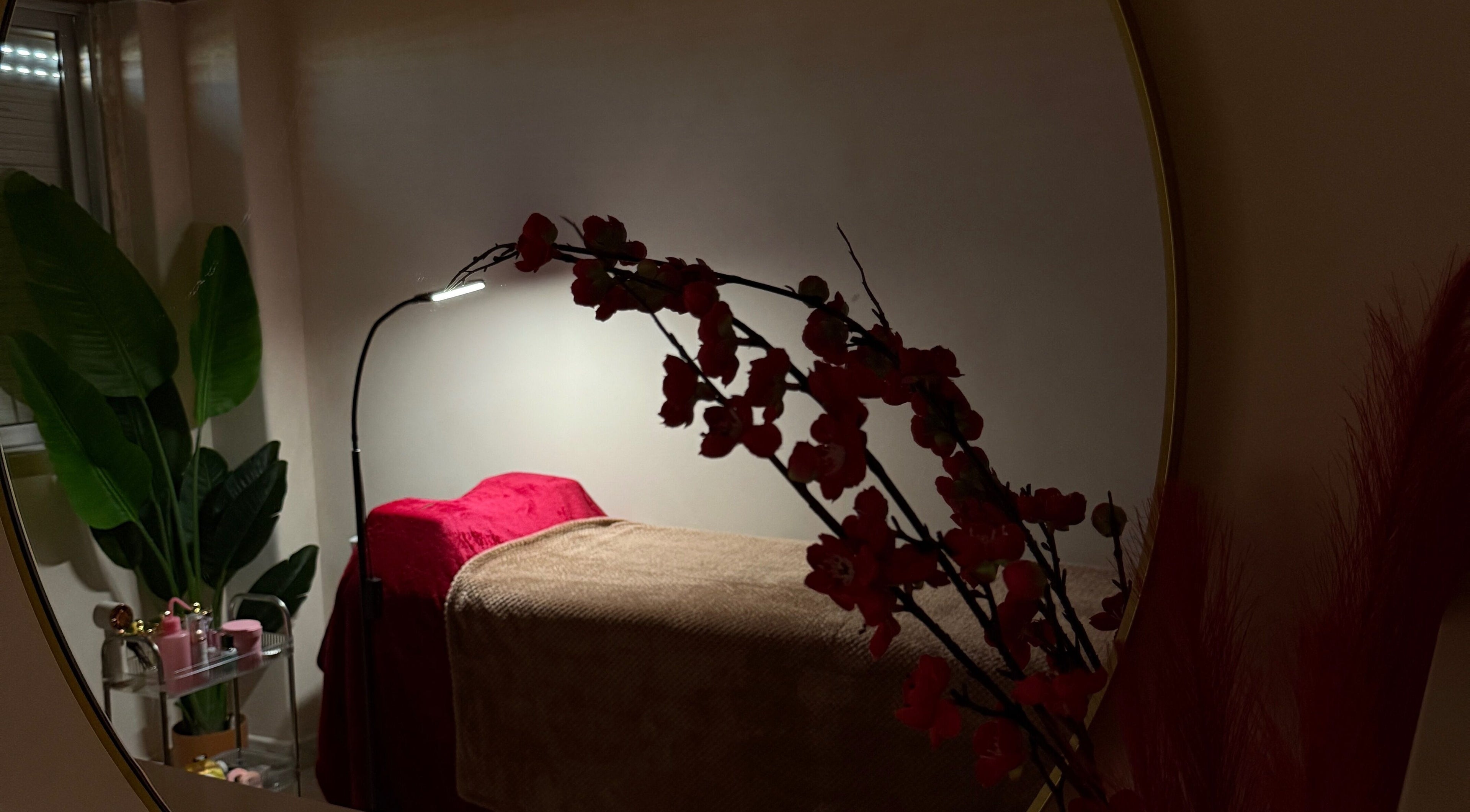 Sala de relaxamento com decoração elegante no Clube Flash, Odivelas, Lisboa, PT.