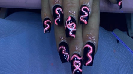 Hailey’s Handcrafted Nails صورة 3