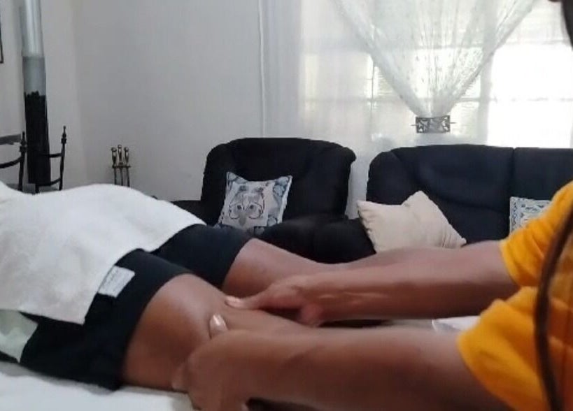 Relaxing massage at Wolseley Mobile MediSpa, Wolseley, Western Cape, ZA. Cozy room with soothing decor.