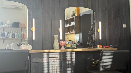 Fox & Muse Hair Room