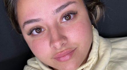 Primer plano de un rostro con pestañas destacadas en Noelia Guerrero, Córdoba, Andalucía, ES.